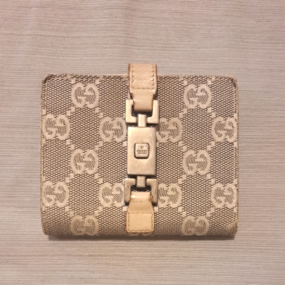 Auth Gucci Light gray monogram bifold wallet cute